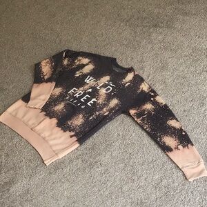 WILD + FREE GRAPHIC SWEATSHIRT - SMALL NWOT